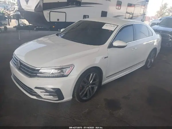 1VWDT7A35HC069008 2017 VOLKSWAGEN PASSAT - Image 2
