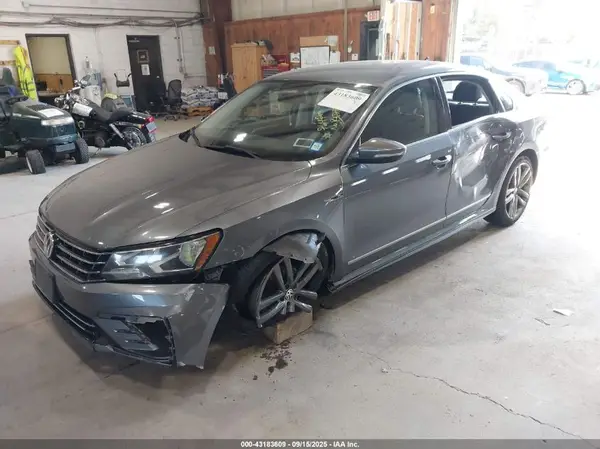1VWDT7A35HC071518 2017 VOLKSWAGEN PASSAT - Image 2