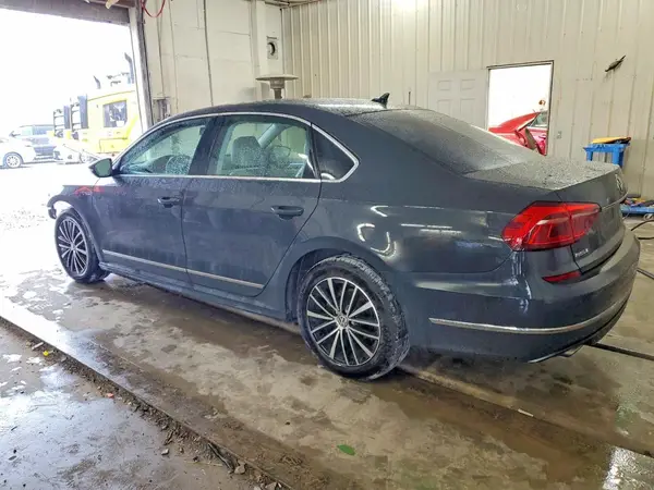 1VWDT7A35HC072085 2017 VOLKSWAGEN PASSAT - Image 2