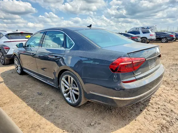 1VWDT7A35HC073236 2017 VOLKSWAGEN PASSAT - Image 2