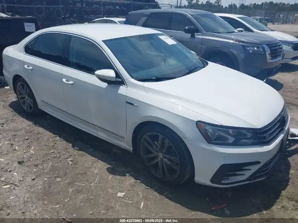 1VWDT7A35HC074645 2017 VOLKSWAGEN PASSAT - Image 1