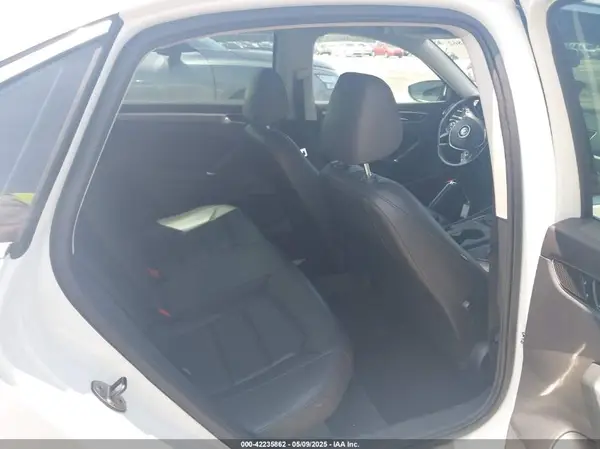 1VWDT7A35HC074645 2017 VOLKSWAGEN PASSAT - Image 8