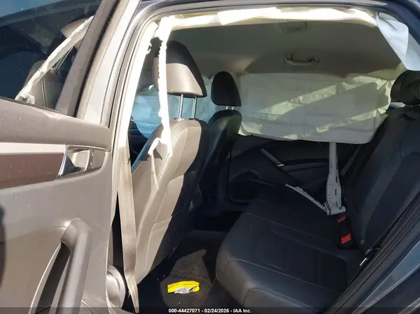 1VWDT7A35HC076492 2017 VOLKSWAGEN PASSAT - Image 8