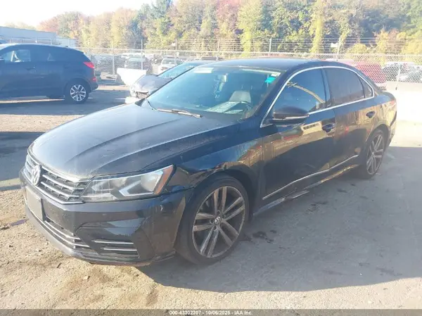 1VWDT7A35HC082650 2017 VOLKSWAGEN PASSAT - Image 2