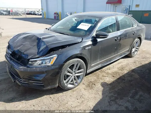 1VWDT7A35HC085418 2017 VOLKSWAGEN PASSAT - Image 2