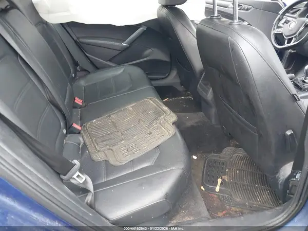 1VWDT7A36HC000098 2017 VOLKSWAGEN PASSAT - Image 8