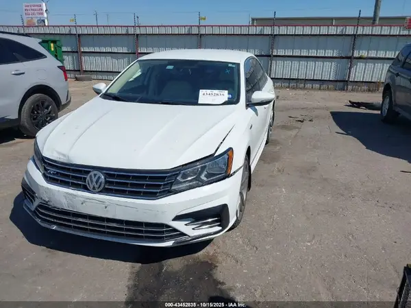 1VWDT7A36HC000439 2017 VOLKSWAGEN PASSAT - Image 2