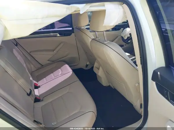1VWDT7A36HC000439 2017 VOLKSWAGEN PASSAT - Image 8