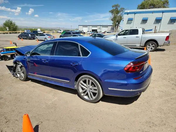 1VWDT7A36HC003549 2017 VOLKSWAGEN PASSAT - Image 2