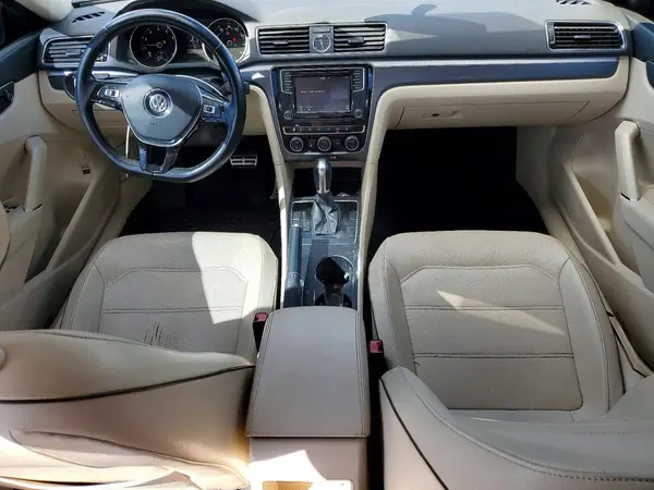 1VWDT7A36HC006130 2017 VOLKSWAGEN PASSAT - Image 8
