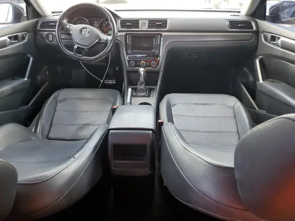 1VWDT7A36HC010081 2017 VOLKSWAGEN PASSAT - Image 8