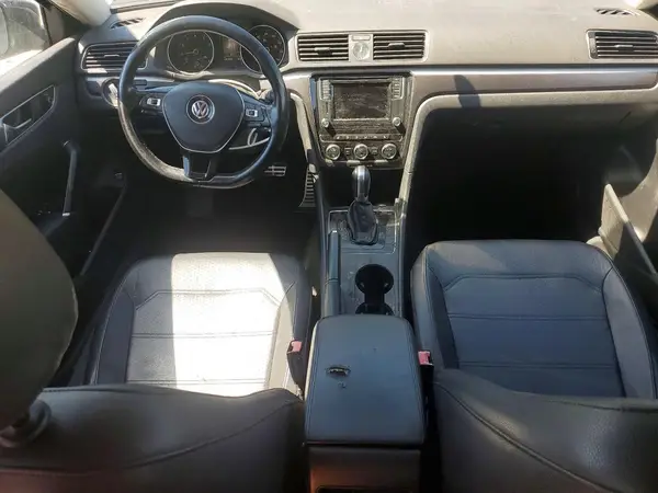 1VWDT7A36HC010551 2017 VOLKSWAGEN PASSAT - Image 8