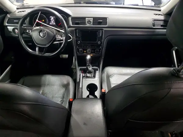 1VWDT7A36HC010906 2017 VOLKSWAGEN PASSAT - Image 8