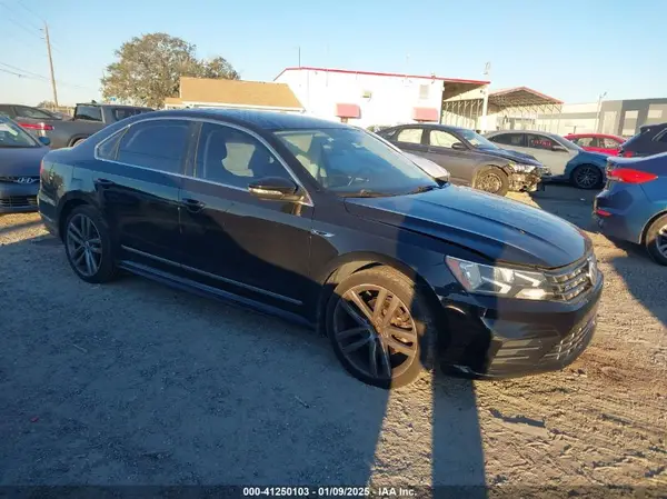 1VWDT7A36HC012378 2017 VOLKSWAGEN PASSAT - Image 1