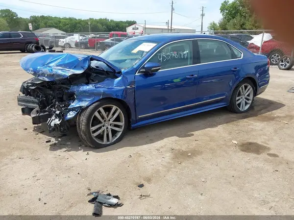 1VWDT7A36HC013420 2017 VOLKSWAGEN PASSAT - Image 2