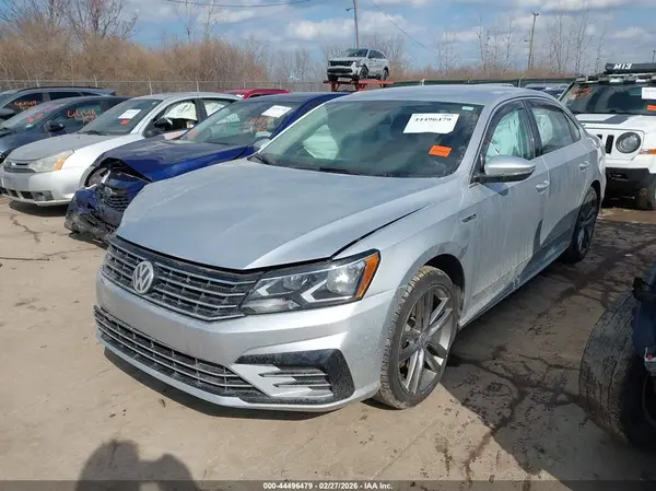 1VWDT7A36HC017886 2017 VOLKSWAGEN PASSAT - Image 2