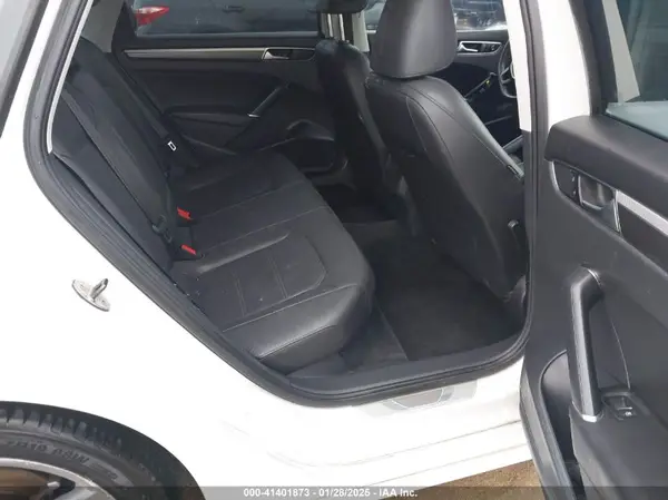 1VWDT7A36HC020108 2017 VOLKSWAGEN PASSAT - Image 8