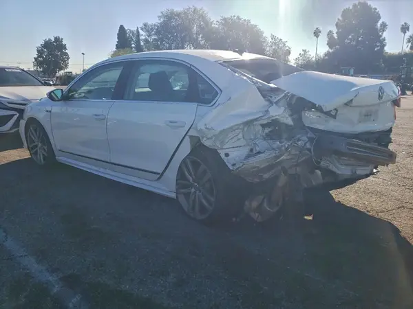 1VWDT7A36HC024885 2017 VOLKSWAGEN PASSAT - Image 2