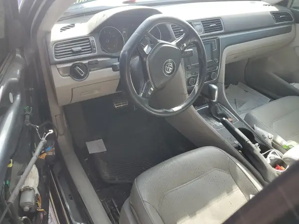 1VWDT7A36HC029228 2017 VOLKSWAGEN PASSAT - Image 8