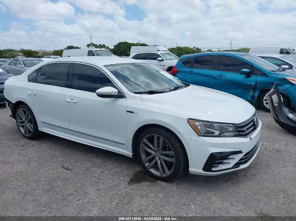 1VWDT7A36HC033652 2017 VOLKSWAGEN PASSAT - Image 1