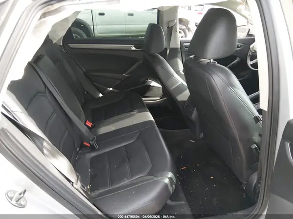 1VWDT7A36HC040049 2017 VOLKSWAGEN PASSAT - Image 8