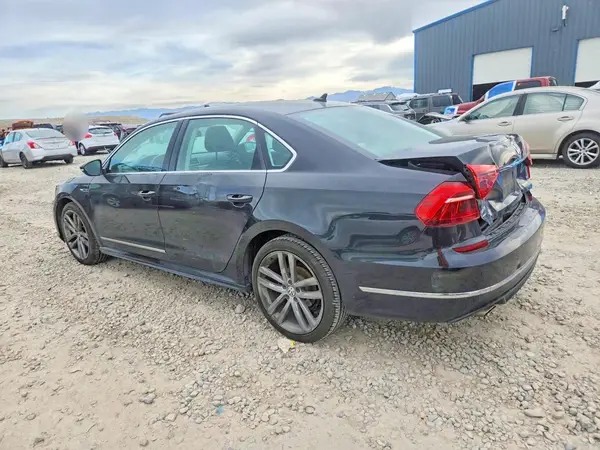 1VWDT7A36HC040200 2017 VOLKSWAGEN PASSAT - Image 2