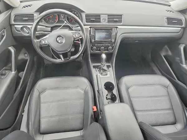 1VWDT7A36HC040200 2017 VOLKSWAGEN PASSAT - Image 8