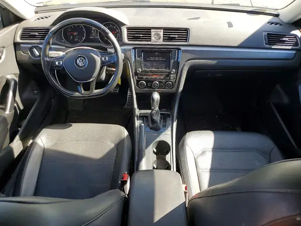 1VWDT7A36HC043520 2017 VOLKSWAGEN PASSAT - Image 8