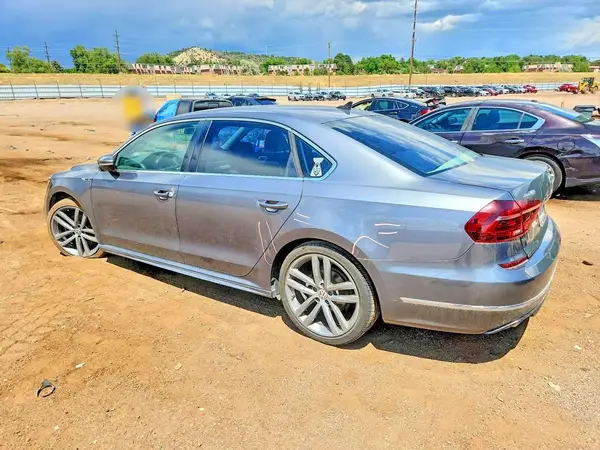 1VWDT7A36HC044148 2017 VOLKSWAGEN PASSAT - Image 2