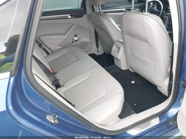 1VWDT7A36HC044926 2017 VOLKSWAGEN PASSAT - Image 8