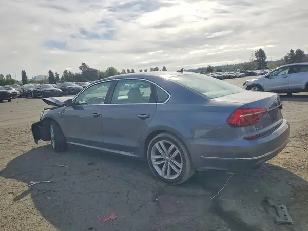 1VWDT7A36HC052931 2017 VOLKSWAGEN PASSAT - Image 2