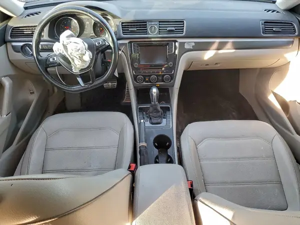 1VWDT7A36HC053321 2017 VOLKSWAGEN PASSAT - Image 8