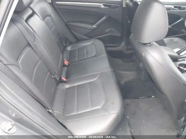 1VWDT7A36HC054372 2017 VOLKSWAGEN PASSAT - Image 8