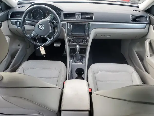 1VWDT7A36HC054954 2017 VOLKSWAGEN PASSAT - Image 8
