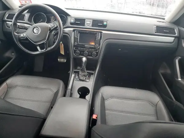 1VWDT7A36HC056879 2017 VOLKSWAGEN PASSAT - Image 8