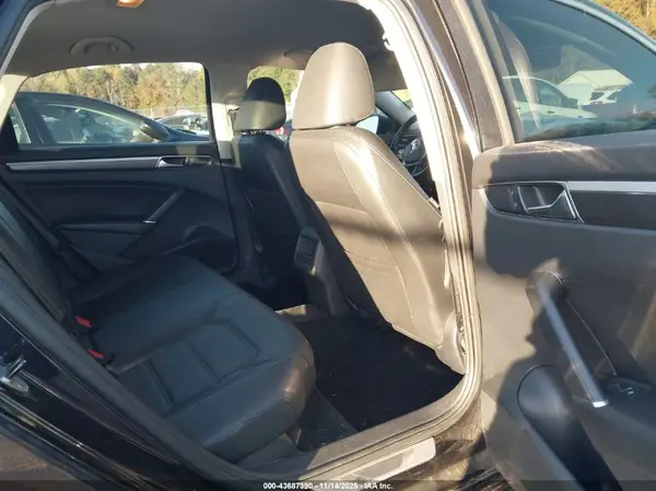 1VWDT7A36HC059605 2017 VOLKSWAGEN PASSAT - Image 8