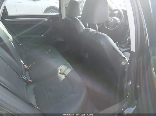 1VWDT7A36HC061399 2017 VOLKSWAGEN PASSAT - Image 8