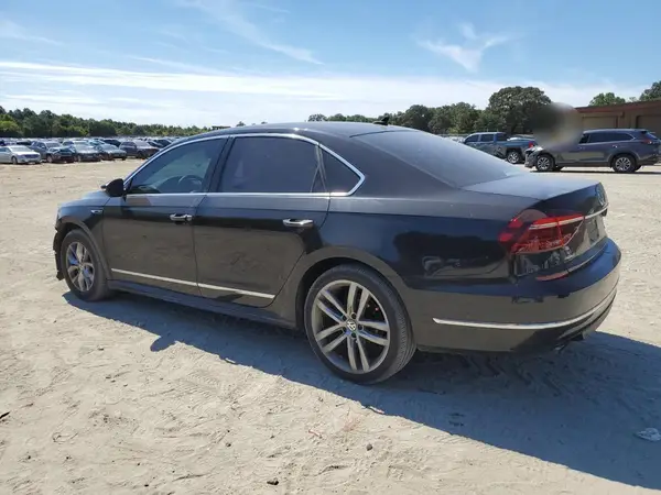 1VWDT7A36HC063718 2017 VOLKSWAGEN PASSAT - Image 2