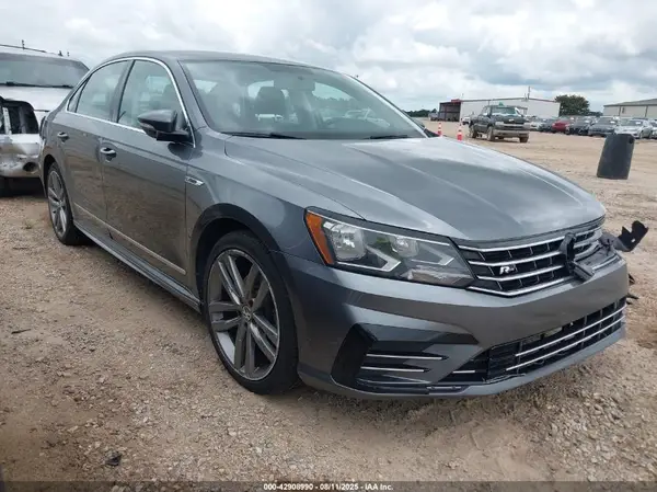 1VWDT7A36HC064920 2017 VOLKSWAGEN PASSAT - Image 1