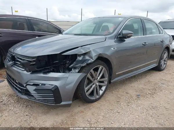 1VWDT7A36HC064920 2017 VOLKSWAGEN PASSAT - Image 2