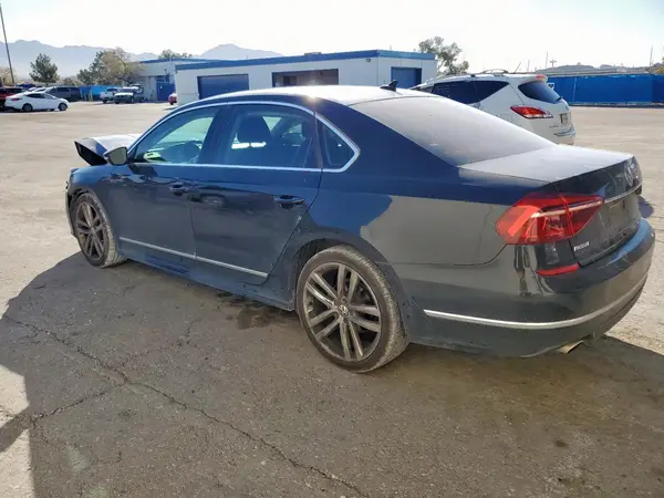 1VWDT7A36HC067221 2017 VOLKSWAGEN PASSAT - Image 2