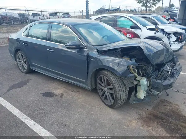 1VWDT7A36HC067817 2017 VOLKSWAGEN PASSAT - Image 1