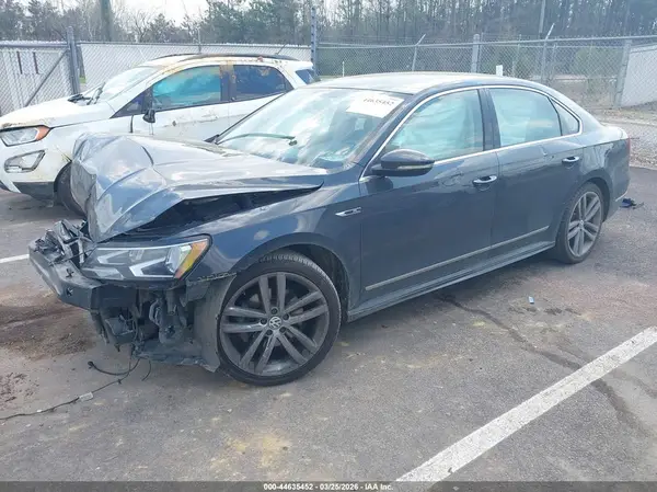 1VWDT7A36HC067817 2017 VOLKSWAGEN PASSAT - Image 2