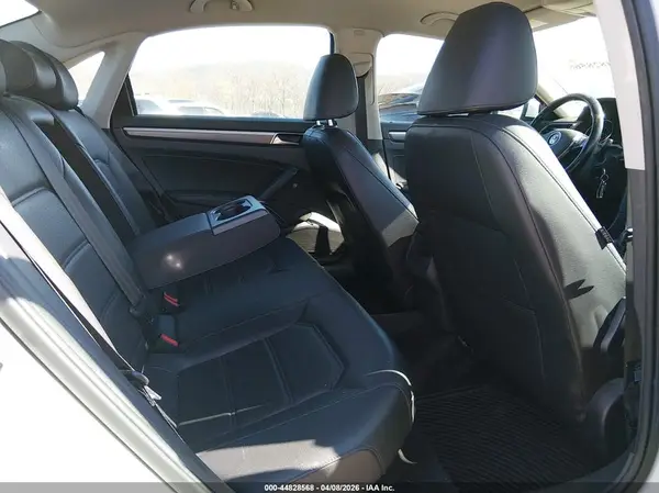 1VWDT7A36HC068191 2017 VOLKSWAGEN PASSAT - Image 8