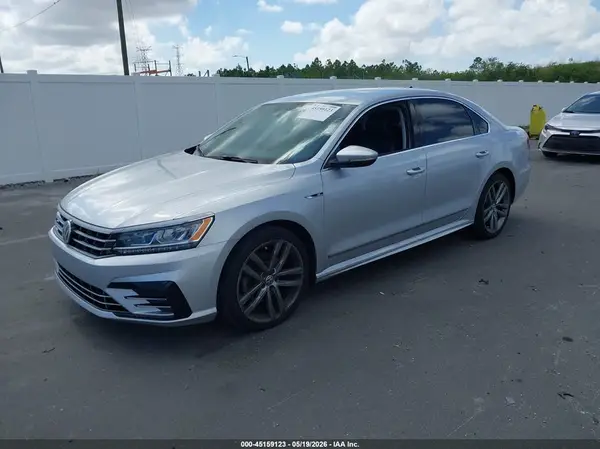 1VWDT7A36HC068403 2017 VOLKSWAGEN PASSAT - Image 2