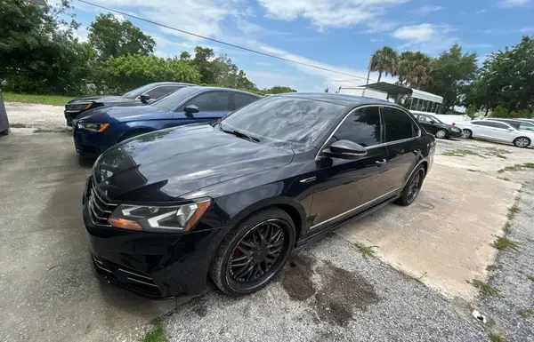 1VWDT7A36HC068854 2017 VOLKSWAGEN PASSAT - Image 2