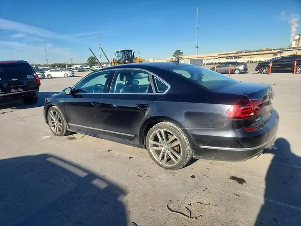 1VWDT7A36HC072046 2017 VOLKSWAGEN PASSAT - Image 2