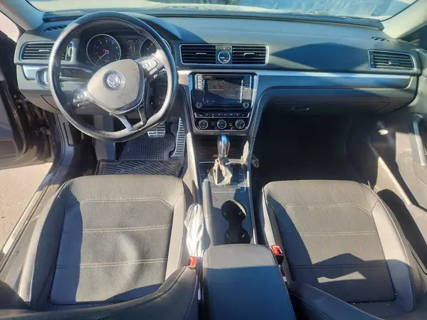 1VWDT7A36HC072046 2017 VOLKSWAGEN PASSAT - Image 8