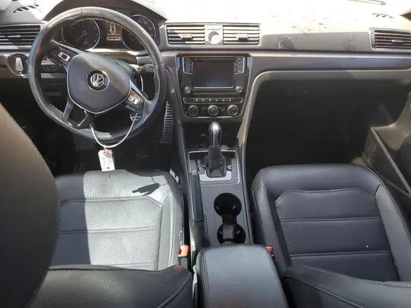 1VWDT7A36HC072290 2017 VOLKSWAGEN PASSAT - Image 8