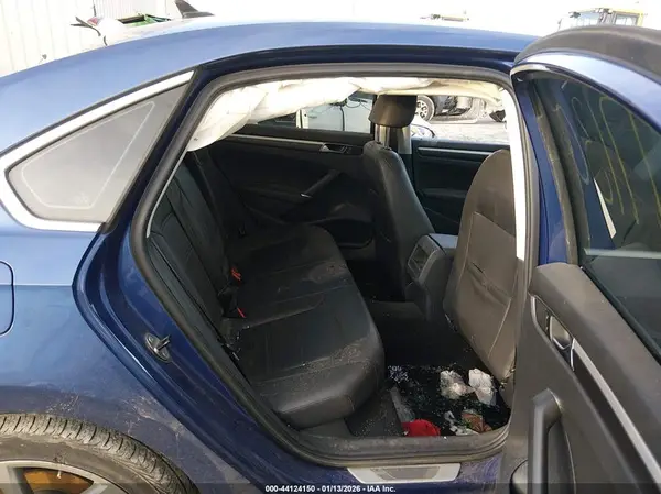 1VWDT7A36HC073746 2017 VOLKSWAGEN PASSAT - Image 8